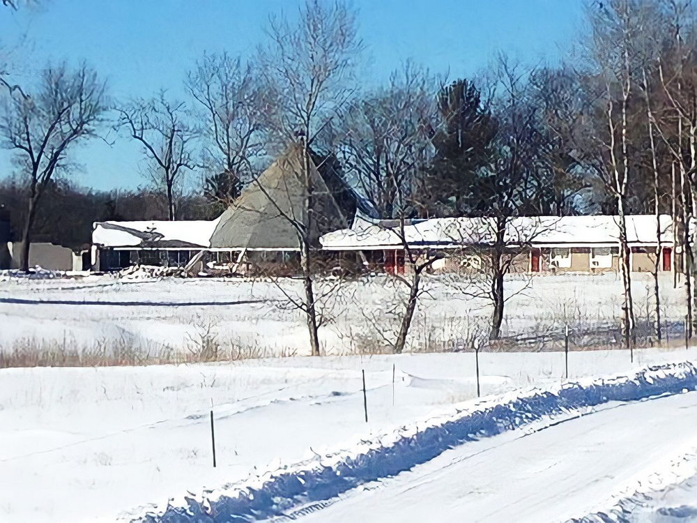 Fonro Lodge Resort Motel (Cole Creek) - Old Postcard (newer photo)